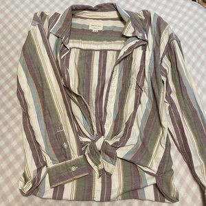 American Eagle button up tee.